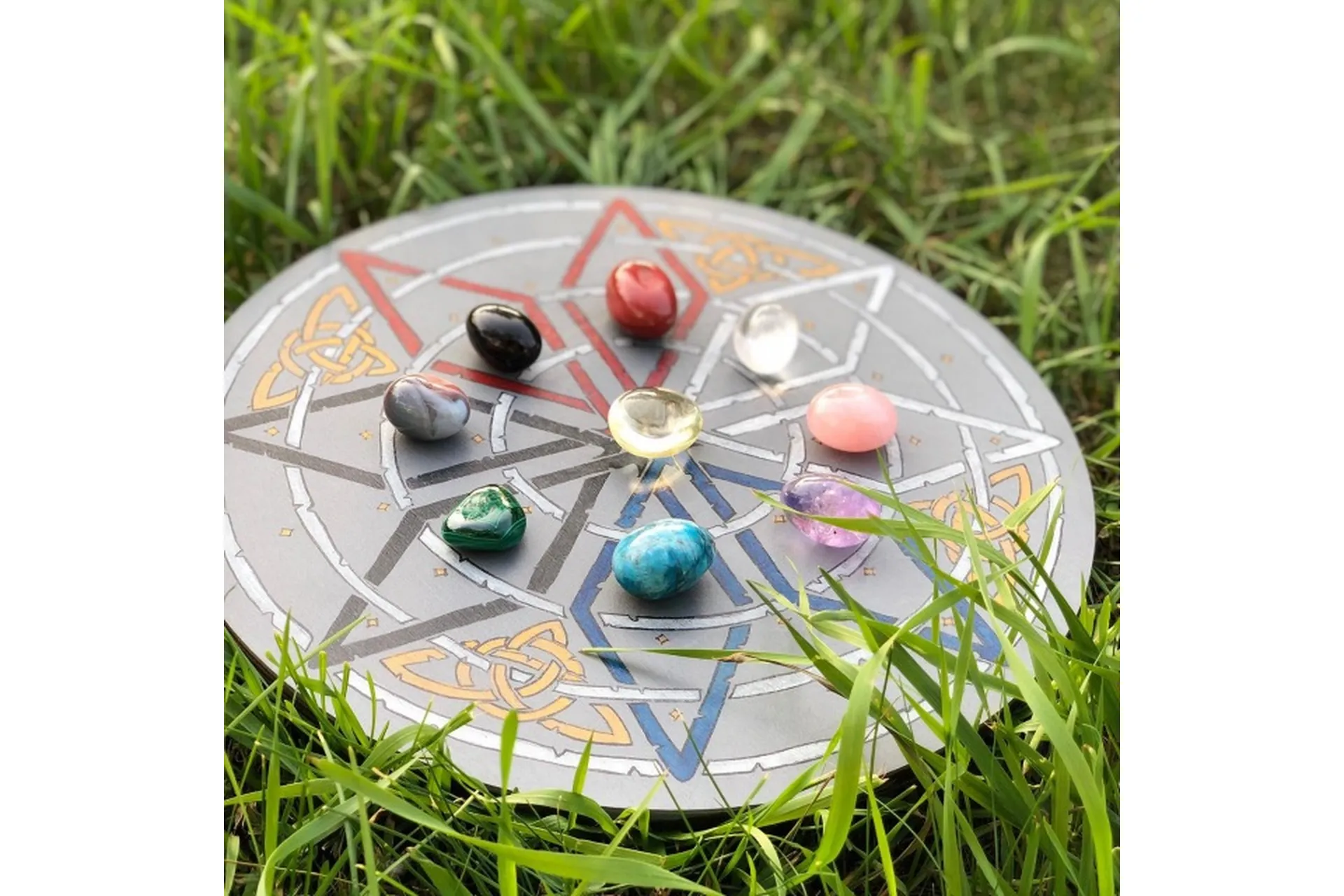 Все три мастер-класса - Алтарь, Семейные обереги, Диагностика камнями (Юлия Мартемьянова), фото 1 из 1.