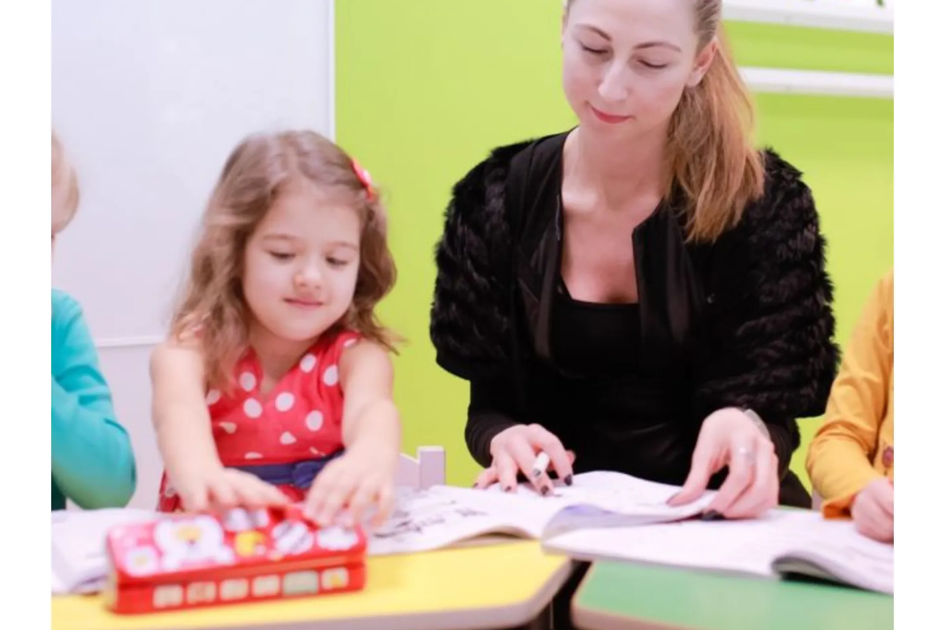 Конспекты занятий для детей в возрасте от 1 года до 3 лет. Сентябрь (Зарина Ивантер), фото 1 из 1.