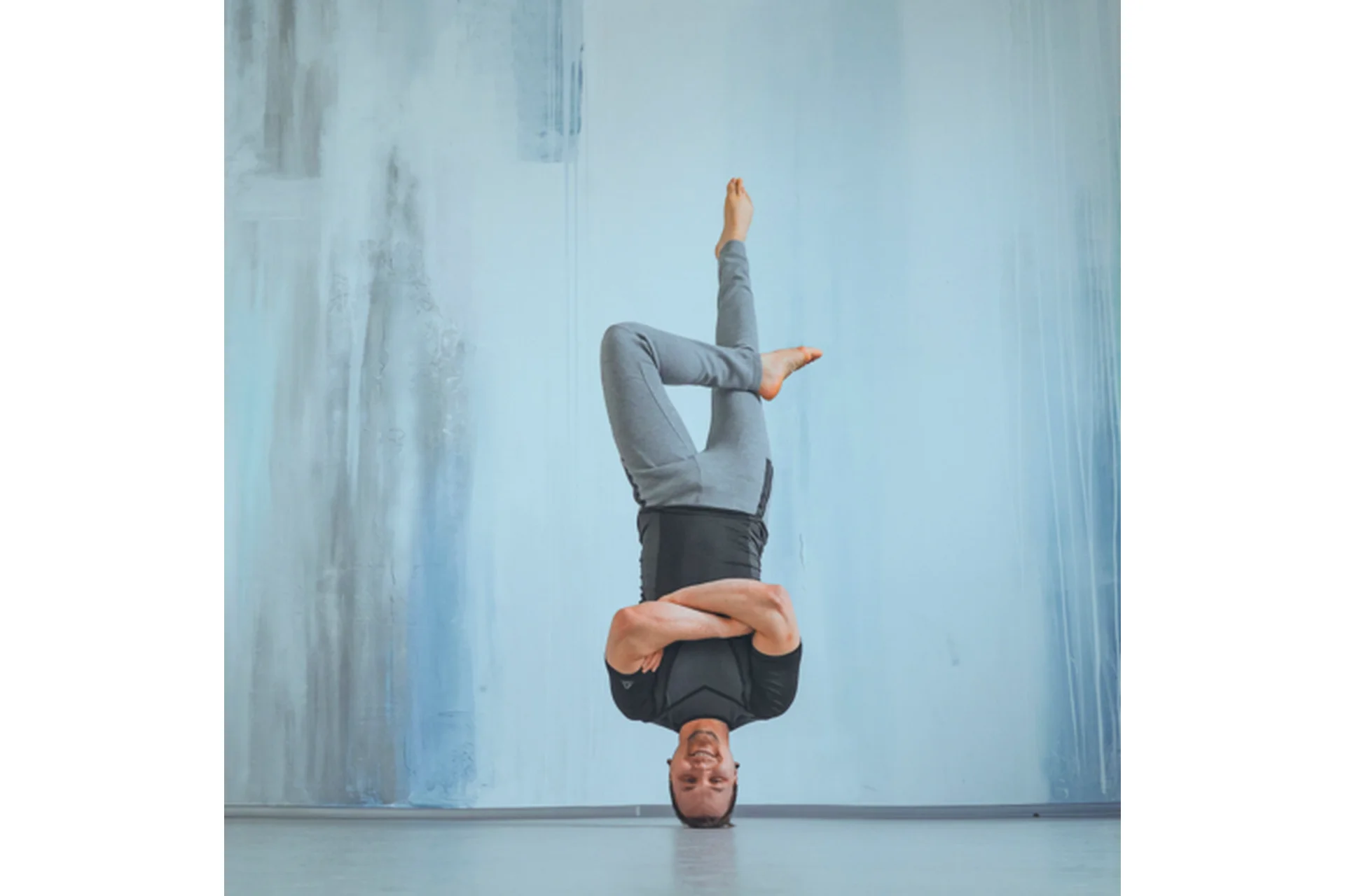 [My pole space] Уроки акробатики (Владимир Карачунов), фото 1 из 1.