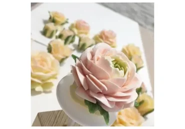 Цветы из белкового крема (Лариса Лазарева)