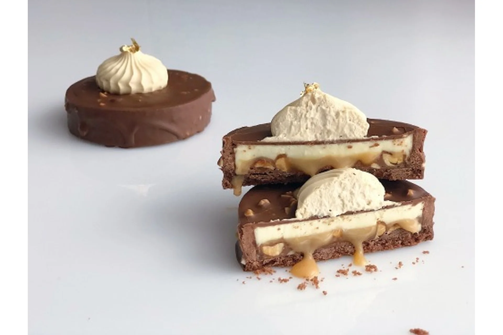 [Cake Pro] Тарт Сникерс. Видео урок и техкарта (Александра Овешкова), фото 1 из 1.