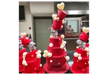 Торт в три яруса на шоколадных шарах (Евгения Волошина)