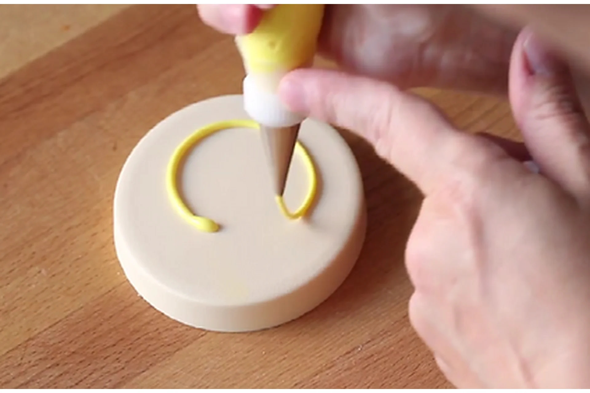 Основы декорирования пряников и печенек (Мария Леонова), фото 1 из 1.