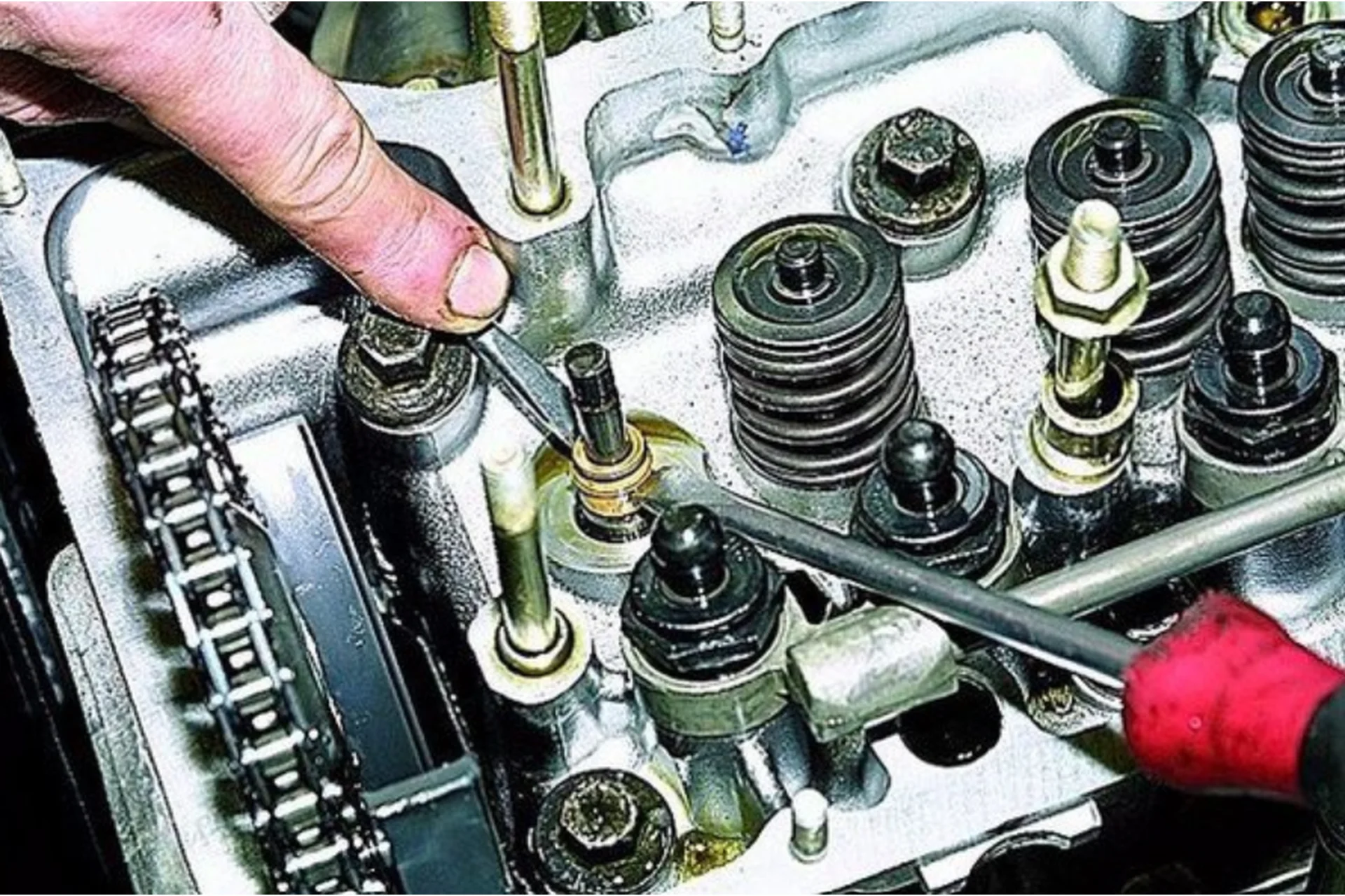 Газообмен в бензиновом двигателе (Алексей Пахомов), фото 1 из 1.