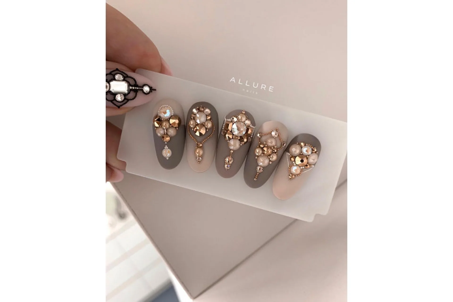 [Allure nails] Все секреты красивой и долговременной инкрустации. 2020 (Ирина Ахтямова), фото 1 из 1.