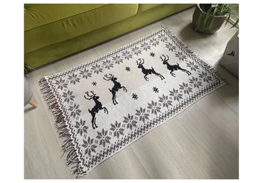 [poufpeople] Ковер с оленями (Юлия Гендина)