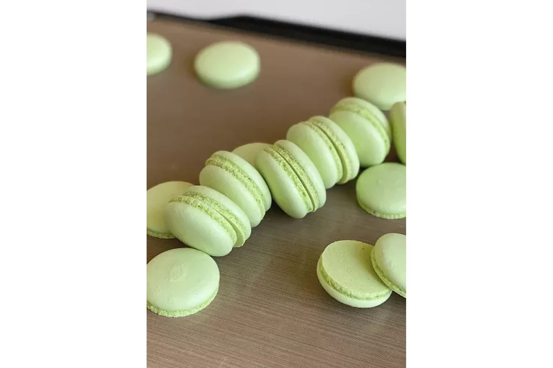 Обучение приготовлению крышек макарон со сниженной себестоимостью (Александра Сенина), фото 1 из 1.