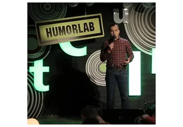 [HumorLab] Чувство юмора, кaк aнтикpизиснoе cрeдствo в 2015 году