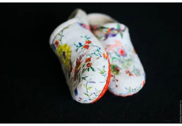 Изящные тапочки в технике нуно-фелтинг (Алла Халайджи)