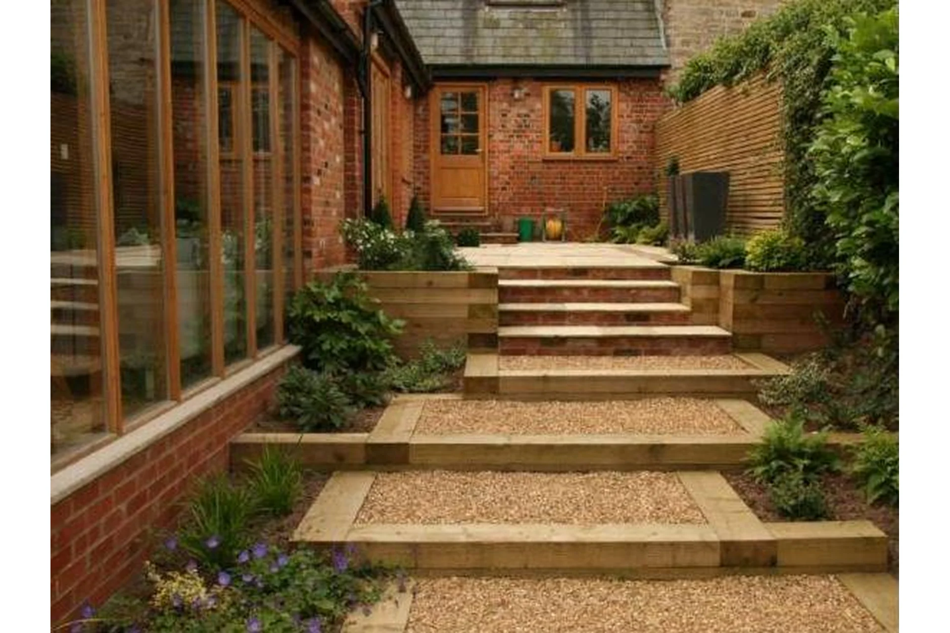 [Зеленая стрела] Уровни в ландшафтном проекте сада (Эндрю Дафф), фото 1 из 1.