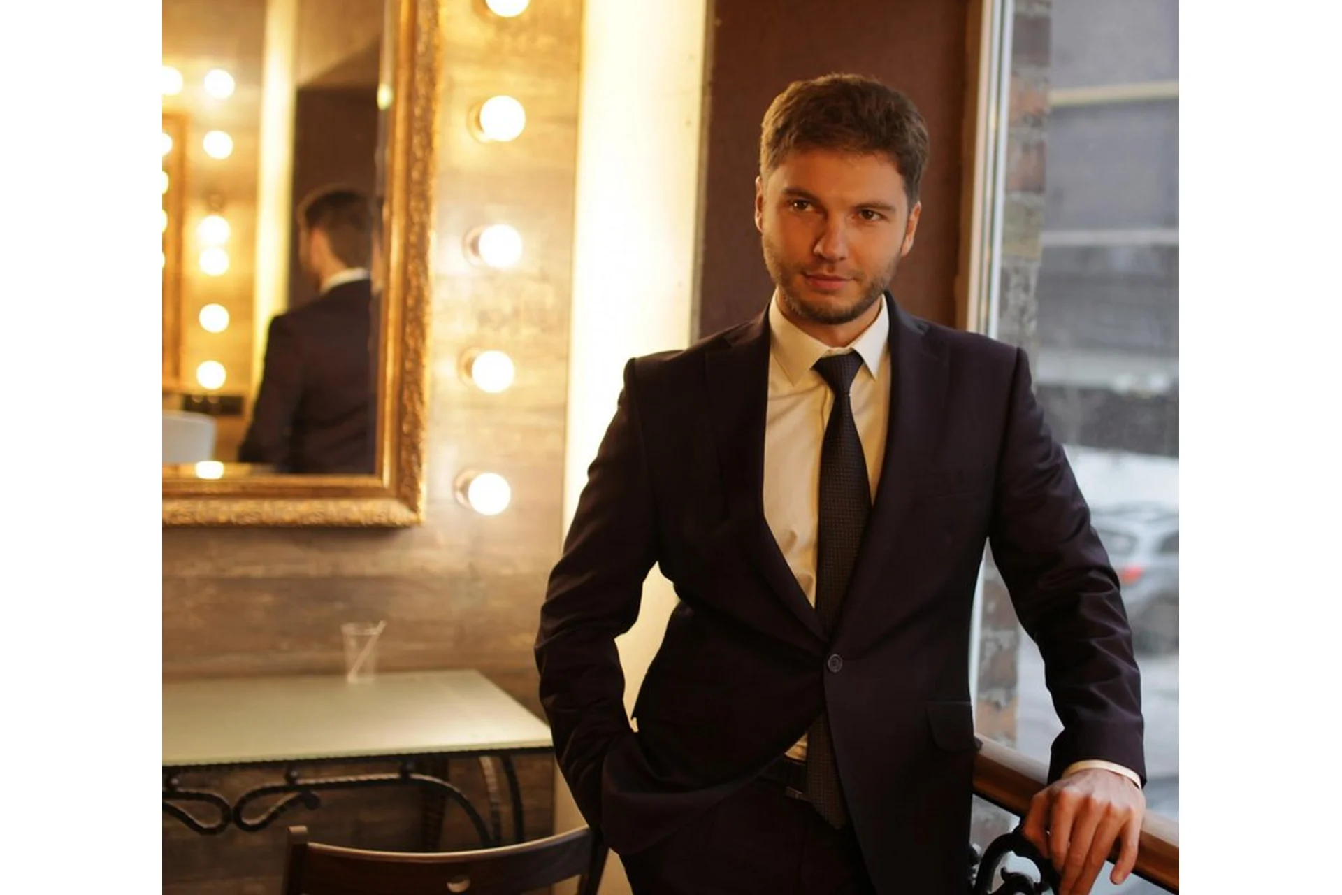 Как получить собственную квартиру бесплатно (Евгений Лебедев), фото 1 из 1.