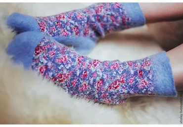 Эластичные войлочные носочки в технике нуно-фелтинг (Алла Халайджи)