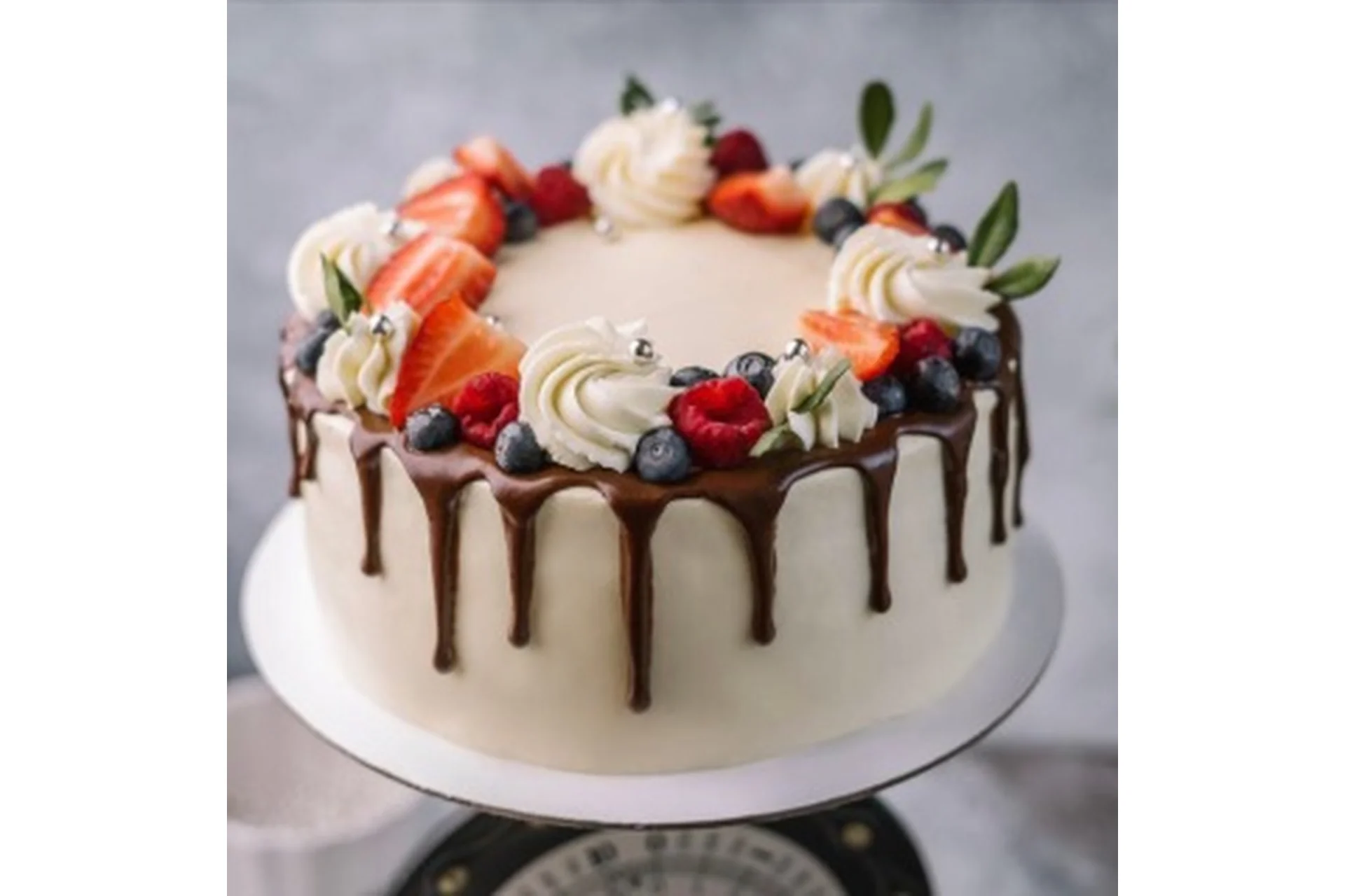 Оформление тортов для начинающих  (Дарья Гордейчук), фото 1 из 1.