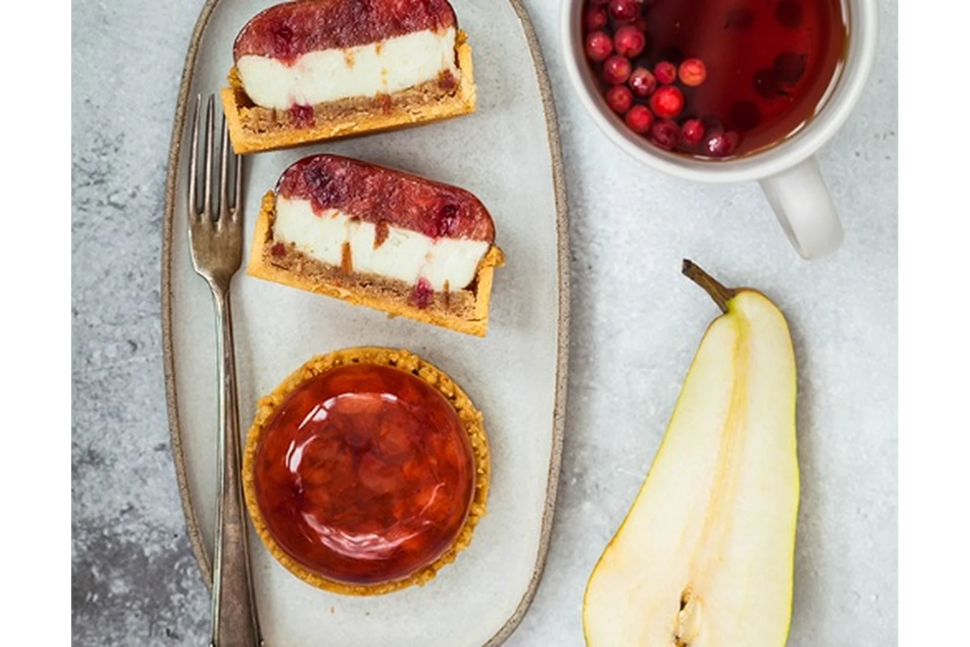 [veryirresistible18] Тарталетки «Горгонзола-груша-брусника». Рецепт (Анна Томильчик), фото 1 из 1.