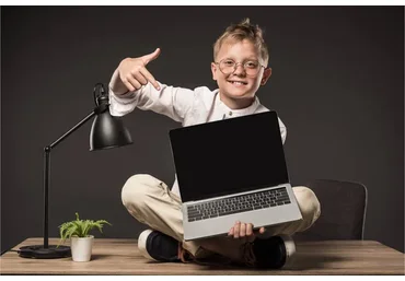 Школа блогера для детей и взрослых (Наталья Холоденко)