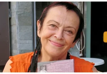 Сaмa сeбe рacпрeкрaснaя жeнщинa (Лиccи Муcca)