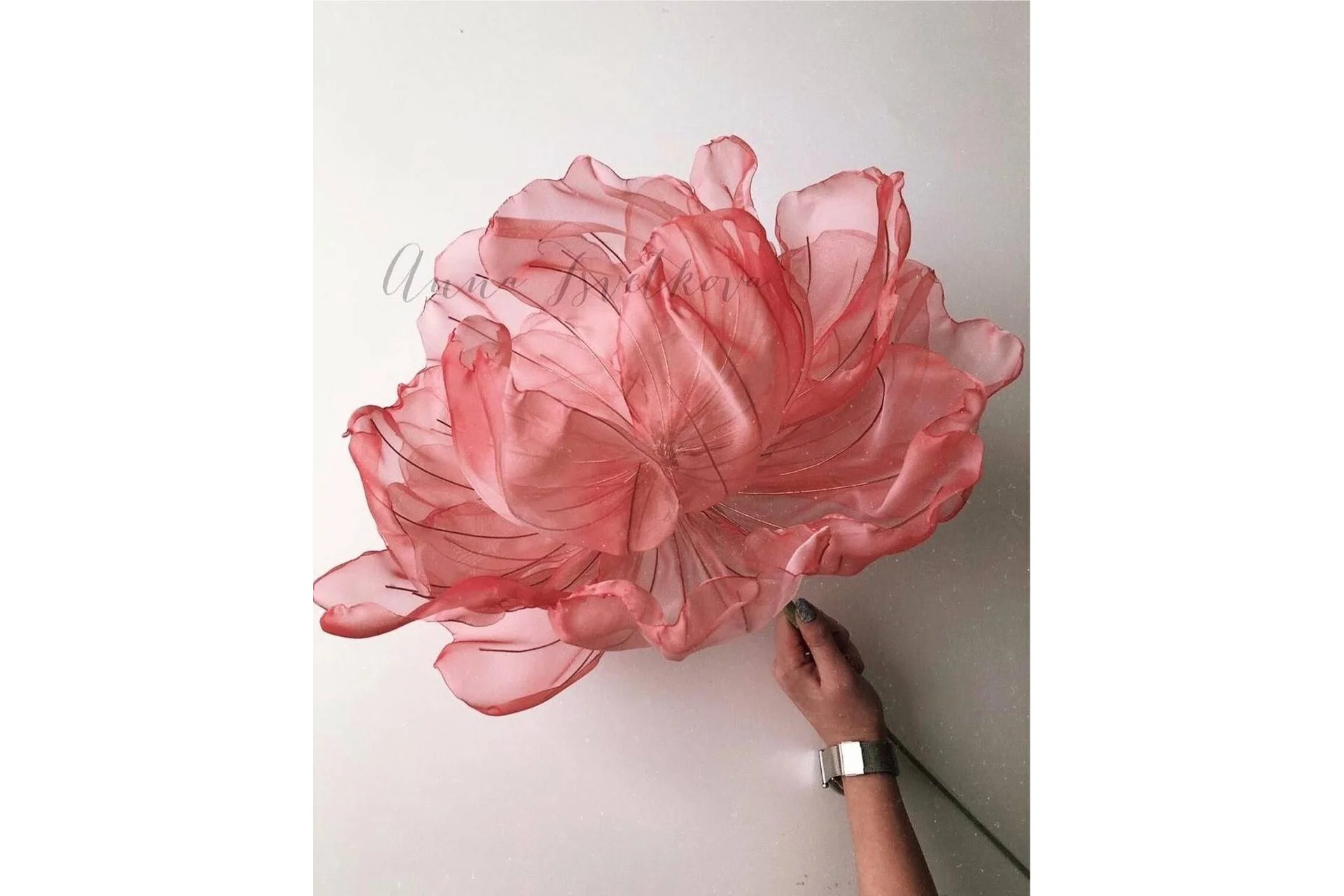 Пион из органзы (Анна Цветкова), фото 1 из 1.