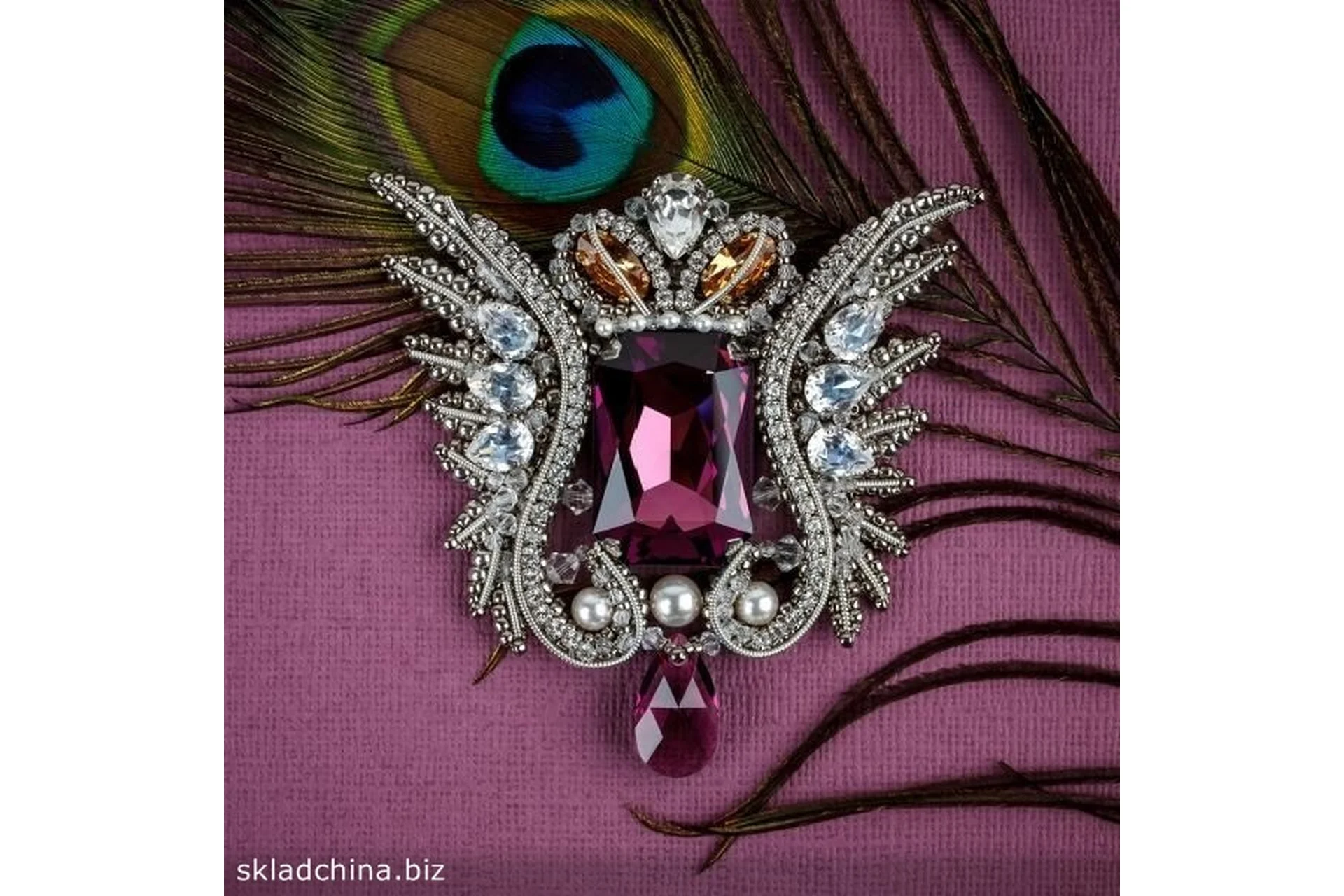 Брошь с кристаллами Сваровски Крылья. Тариф Стандарт (Елена Кострикина), фото 1 из 1.