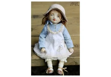 Подвижная стилизованная кукла из самозатвердевающего пластика «Незабудка» (Альбина Глумова)