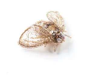 Брошка «Бланка»: мини-курс по объемной вышивке (Ева Андерс)