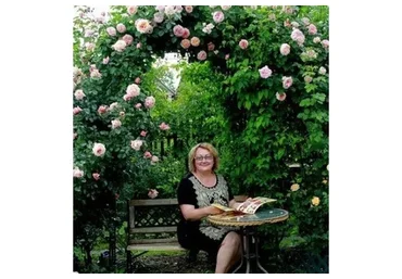 Создание розового сада и уход за розами (Елена Демьянчук)