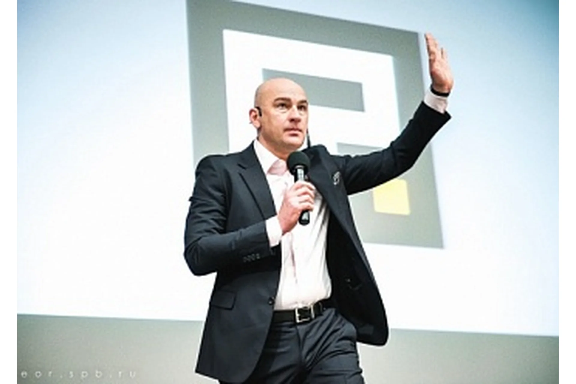 Ораторское искусство 2.0 (Радислав Гандапас), фото 1 из 1.