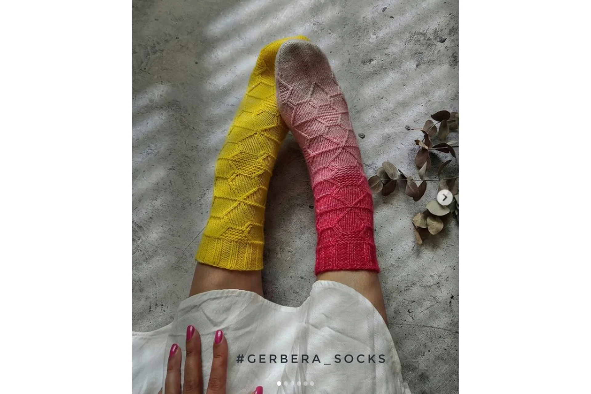 [vikis_knit] Носки «Gerbera» (Виктория Семенова), фото 1 из 1.