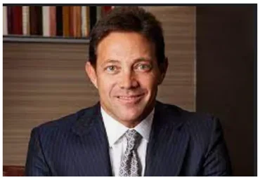 Система прямолинейного убеждения, 2015 (Джордан Белфорт)