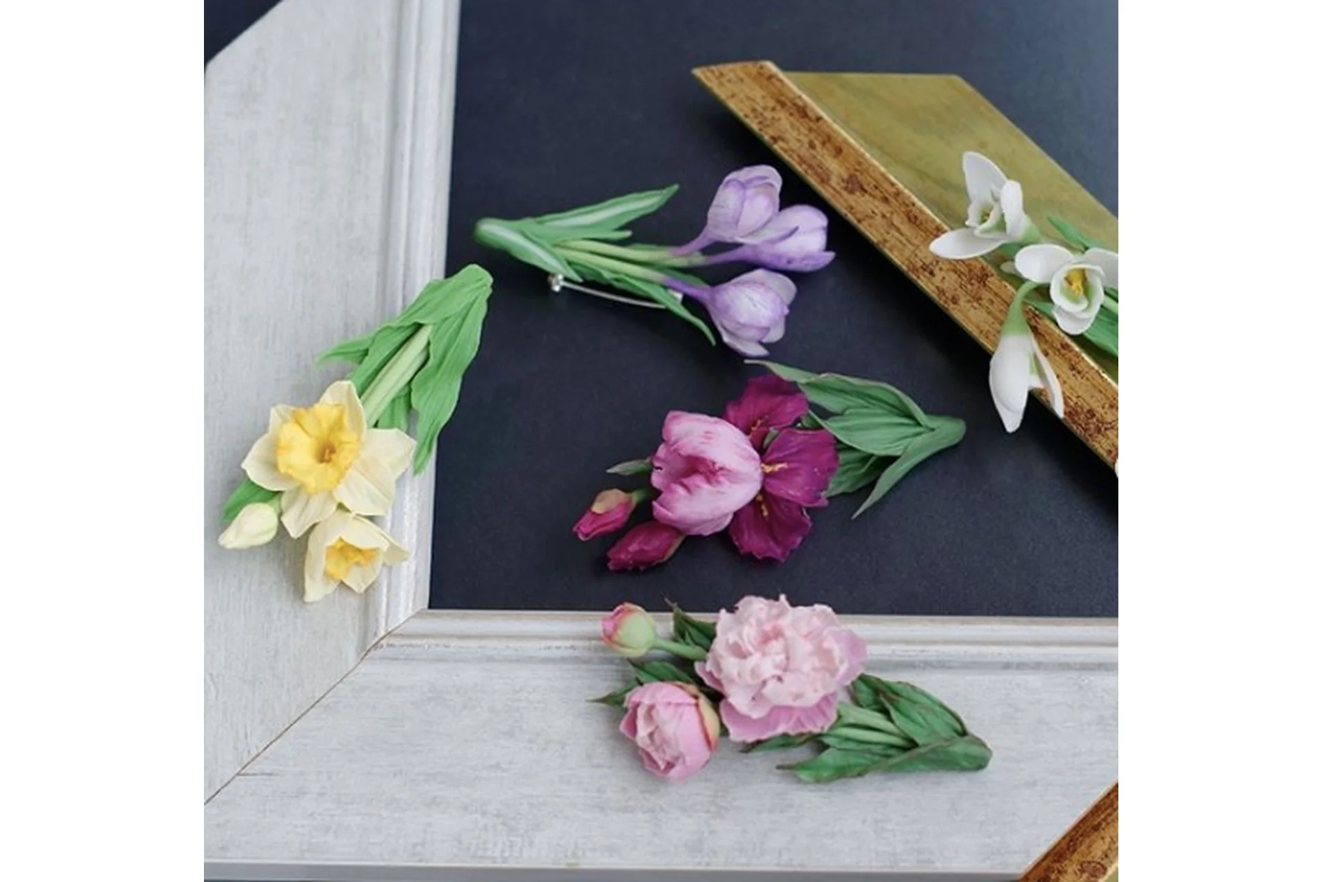 Цветочные броши (Елена Кишинская), фото 1 из 1.