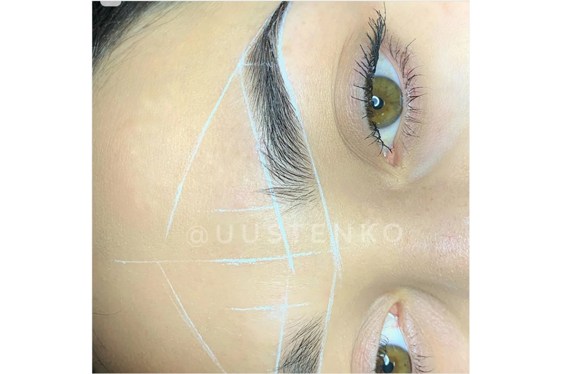 Брови лёжа, разметке быть (Анастасия Устенко), фото 1 из 1.