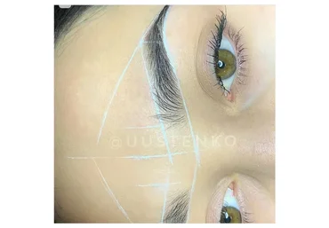 Брови лёжа, разметке быть (Анастасия Устенко)