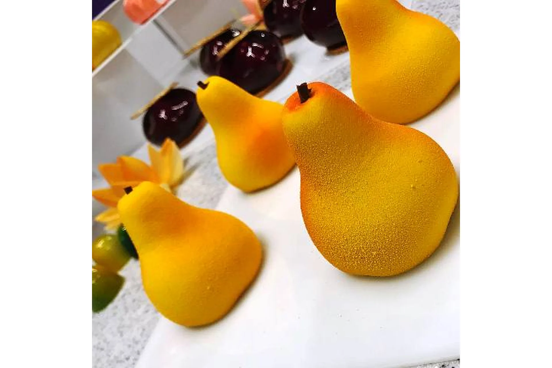 Муссовое пирожное «Груша-тоффи» (Надежда Голубцова), фото 1 из 1.