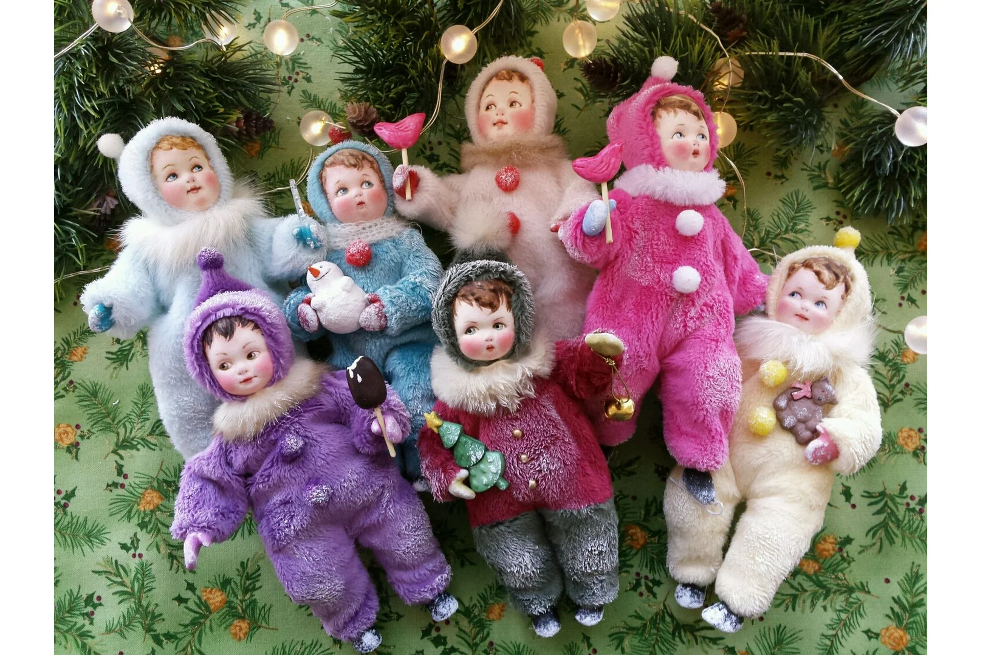 Мини люди в теплом. Миниатюрная новогодняя кукла (Елена Коверзнева), фото 1 из 1.