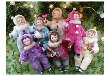 Мини люди в теплом. Миниатюрная новогодняя кукла (Елена Коверзнева)