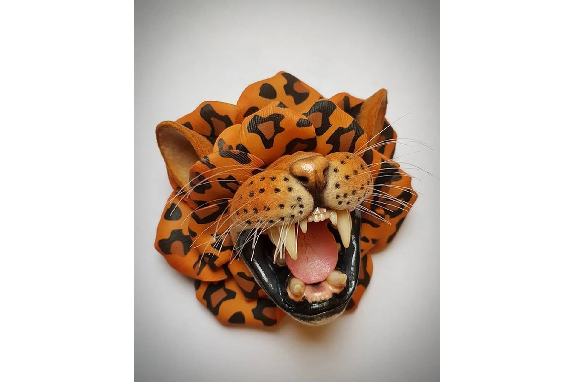 Брошь Звероцвет (Наталья Столярова), фото 1 из 1.