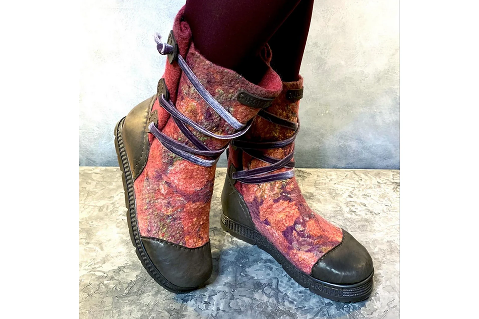 Полусапожки с цельным язычком и регулируемой шириной голенища. Полный цикл (Алла Халайджи), фото 1 из 1.