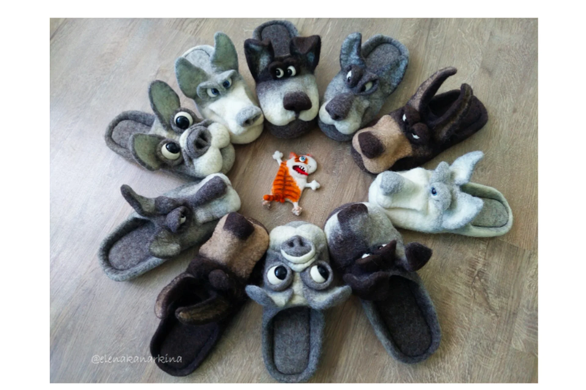 [Шкатулочка]  Волк и четверо собак (Елена Канаркина), фото 1 из 1.