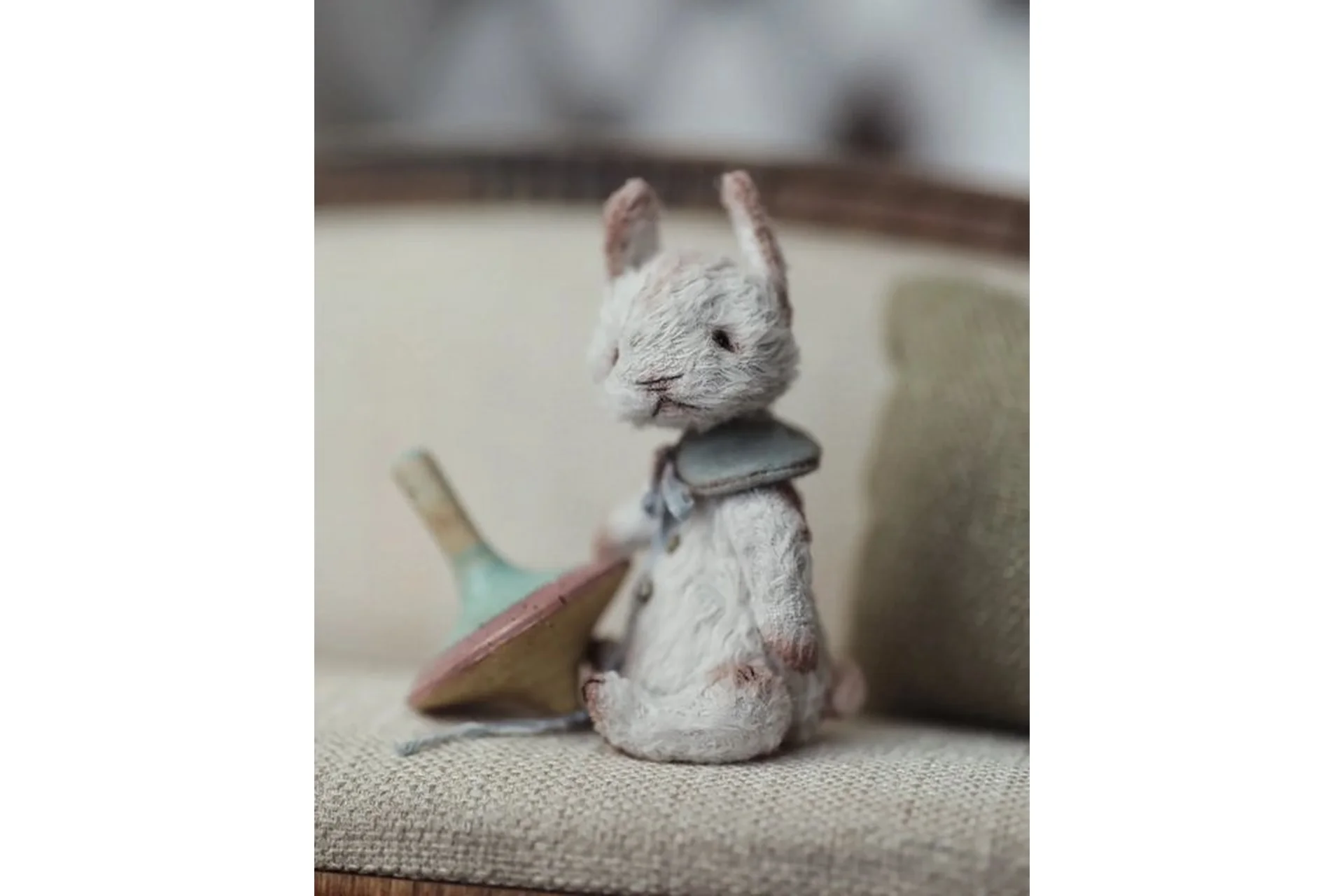 [Школа авторской игрушки] Миниатюрный зайка (Марика Шмидт), фото 1 из 1.