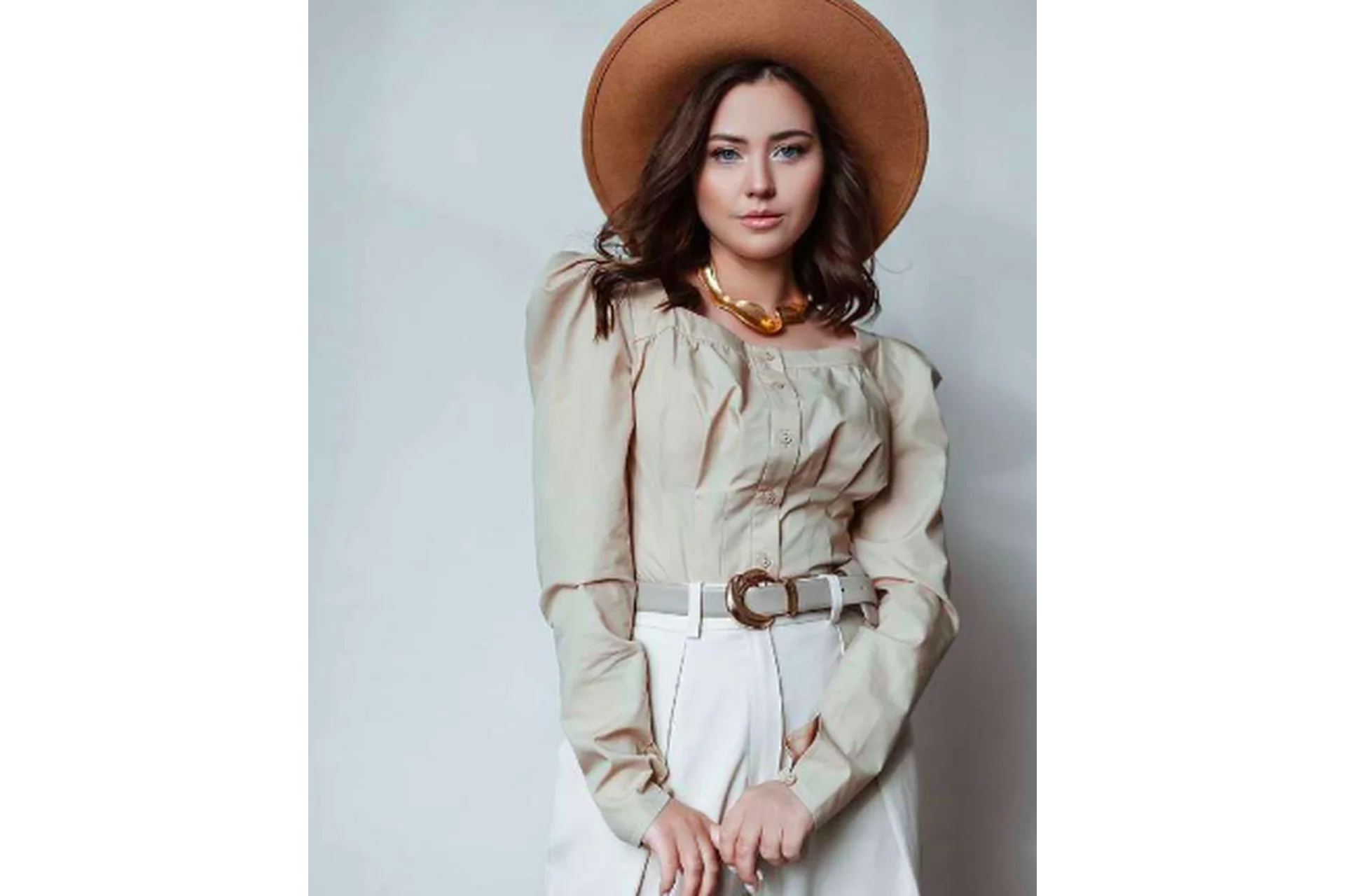 Женское позирование классическое (Полина Дятлова), фото 1 из 1.