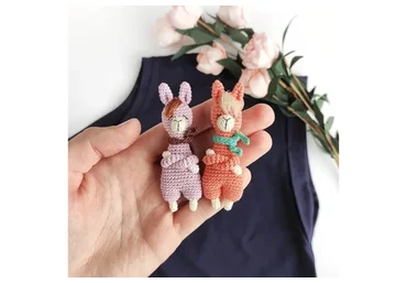 Брошь Деловая лама (Лилия Шарипова)