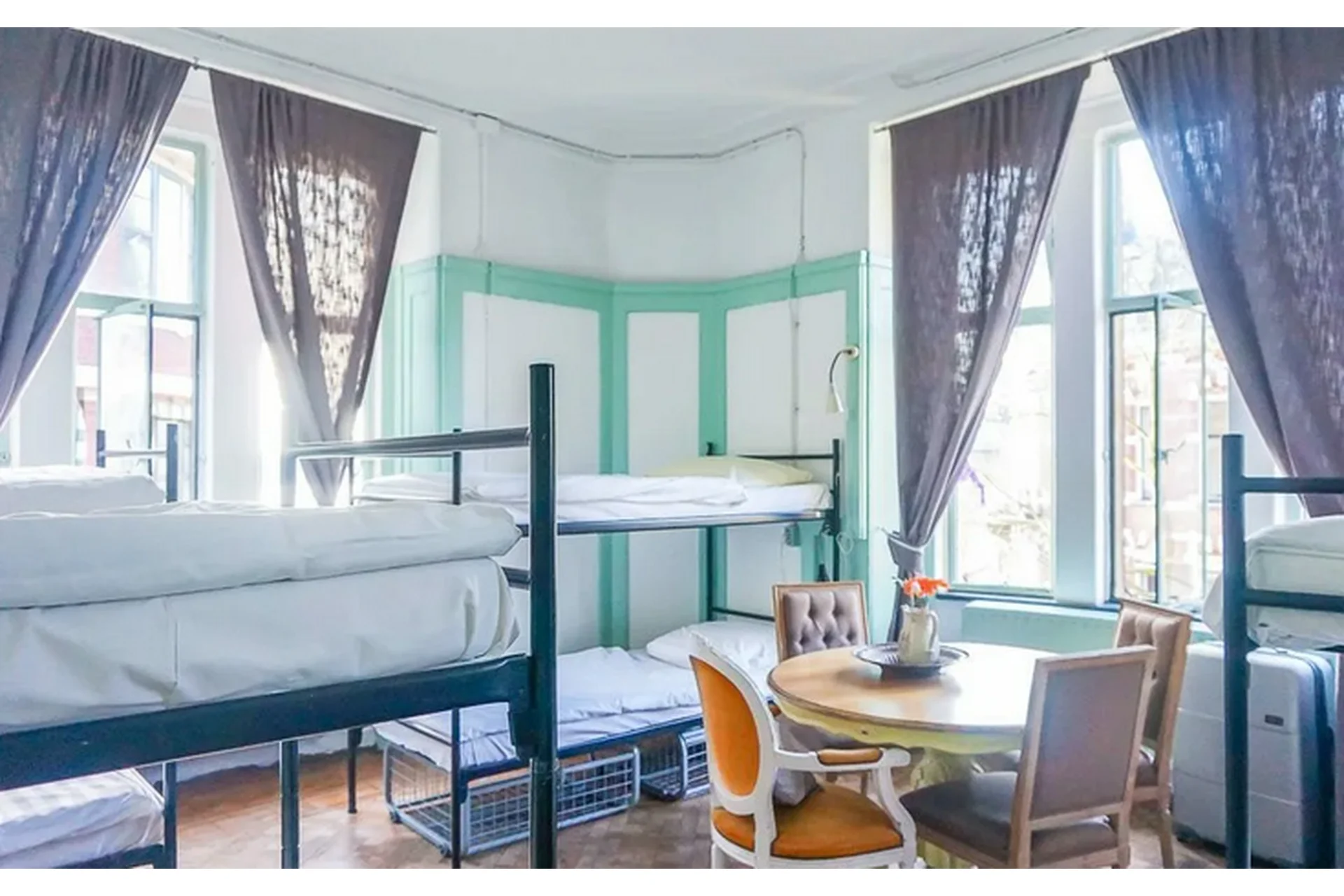 Как открыть хостел, 2016  (Роман Сабиржанов), фото 1 из 1.