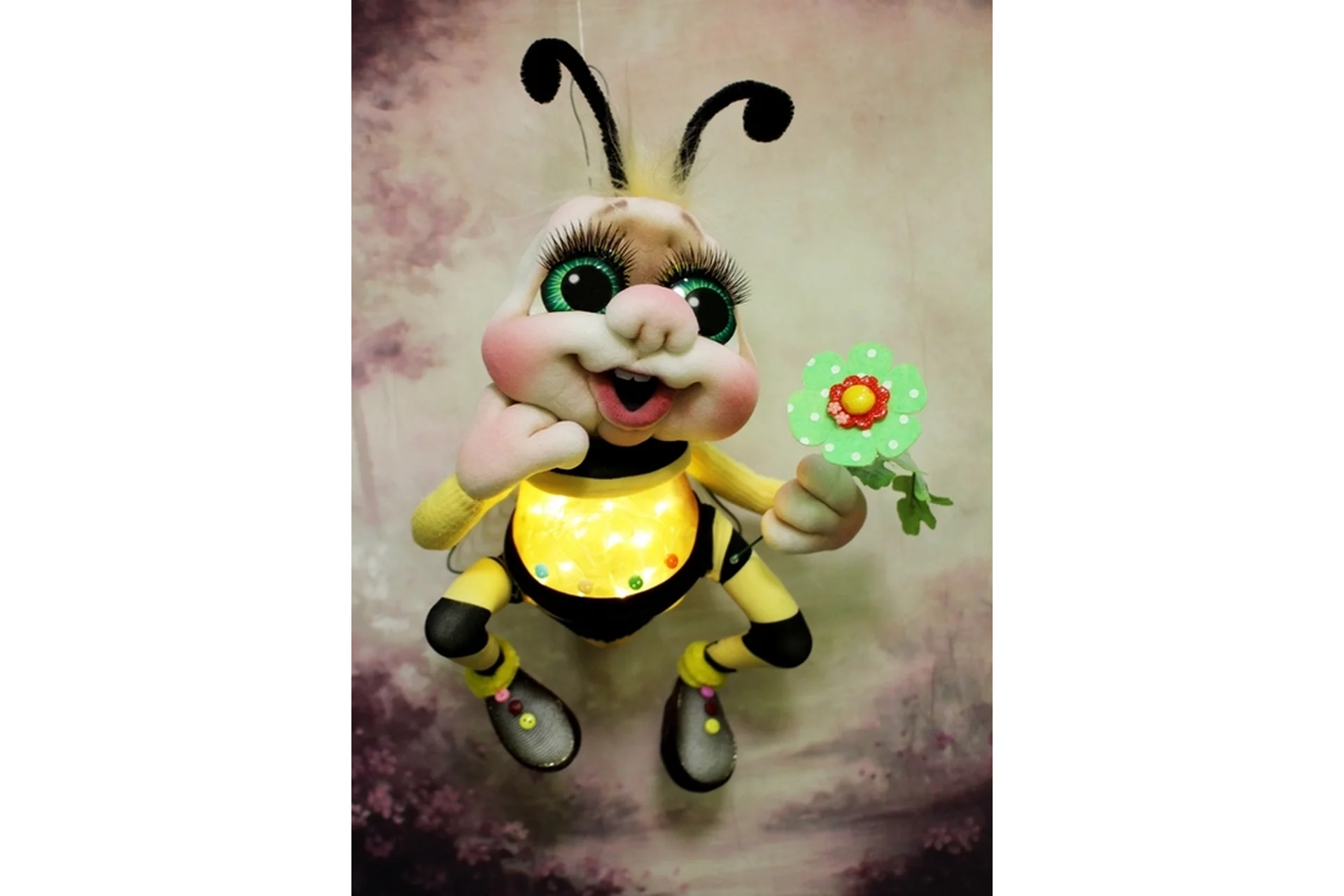 [Игрушки]  Кукла-светильник «Пчелка Жу-Жу» (Елена Лаврентьева), фото 1 из 1.