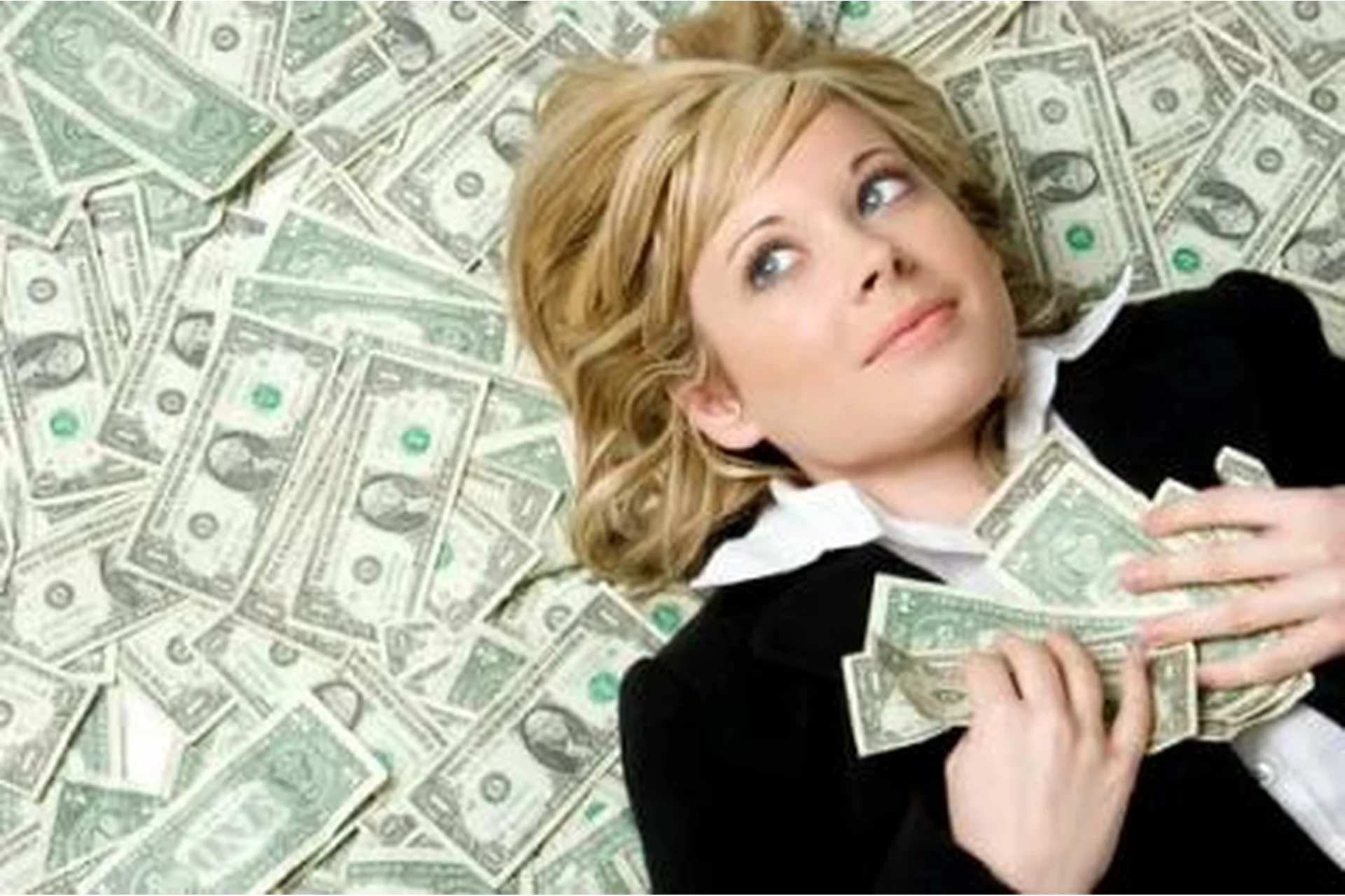 Как зарабатывать 250 000 рублей в месяц,  сидя дома и продавая знания других людей? (Ольга Эсингу), фото 1 из 1.