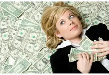 Как зарабатывать 250 000 рублей в месяц,  сидя дома и продавая знания других людей? (Ольга Эсингу)