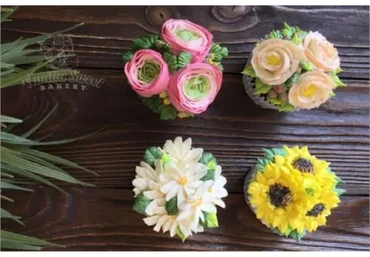 Цветы из крема в малазийской технике Ранункулюс, камелии, маргаритки, подсолнух (Анастасия Рудакова)