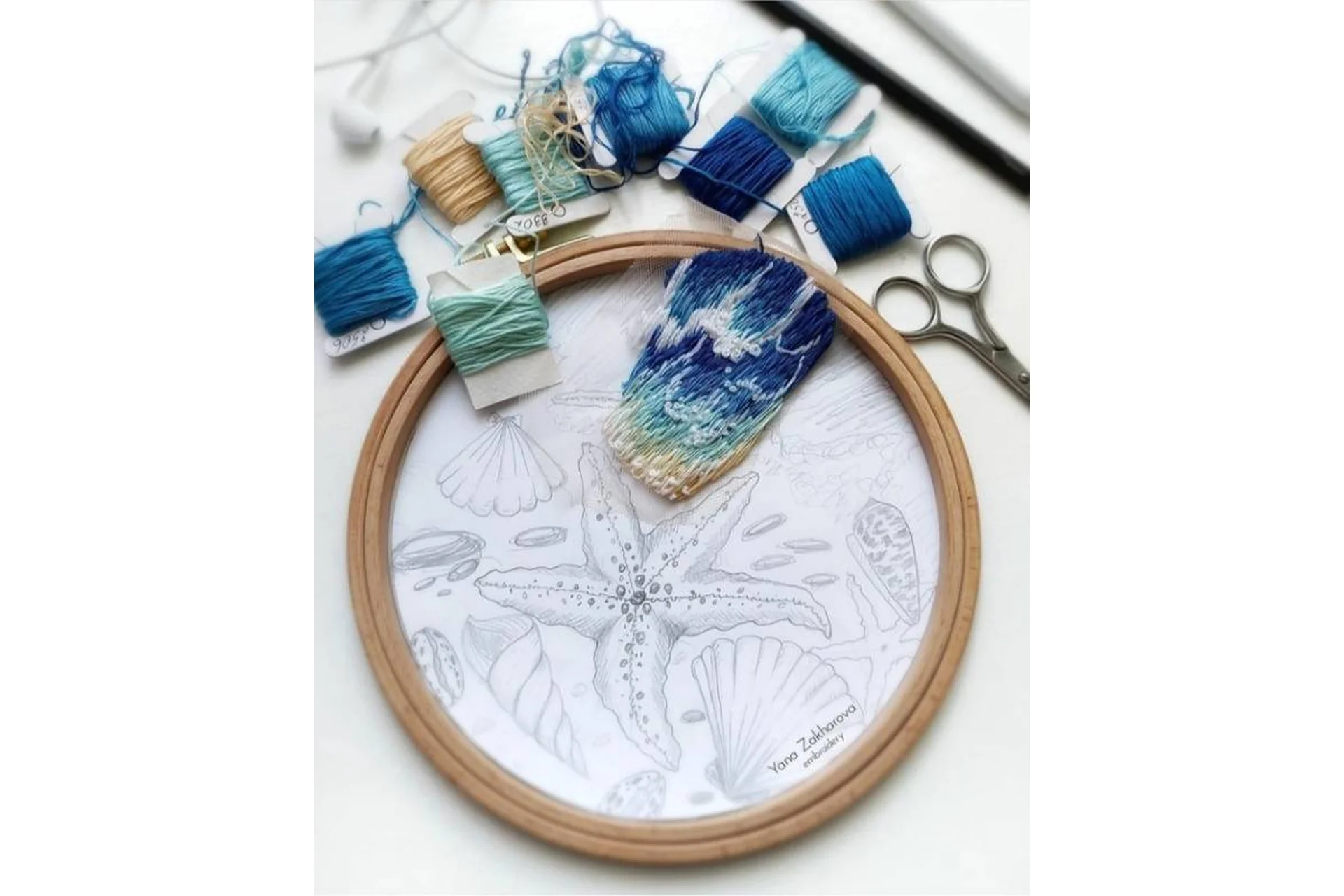 Современная вышивка на фатине (Яна Захарова), фото 1 из 1.