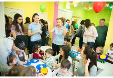 Маркетинговый календарь детского клуба. Апрель (Юлия Белоцерковская, Зарина Ивантер)