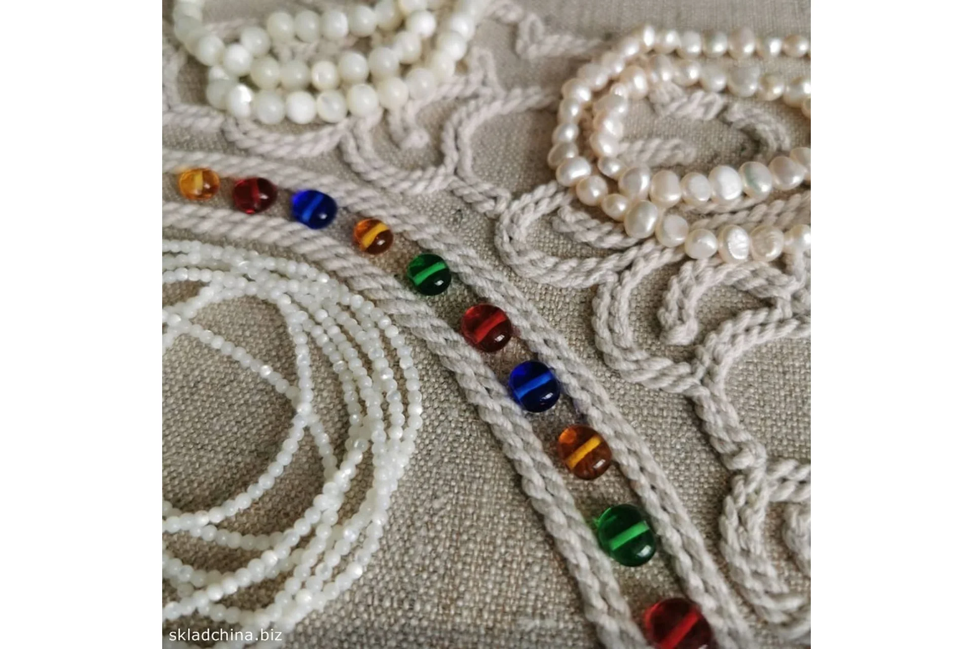 Многосерийное вышивальное реалити. Серия 5. Головной аксессуар в стиле a la russe (Лена Завражина), фото 1 из 1.