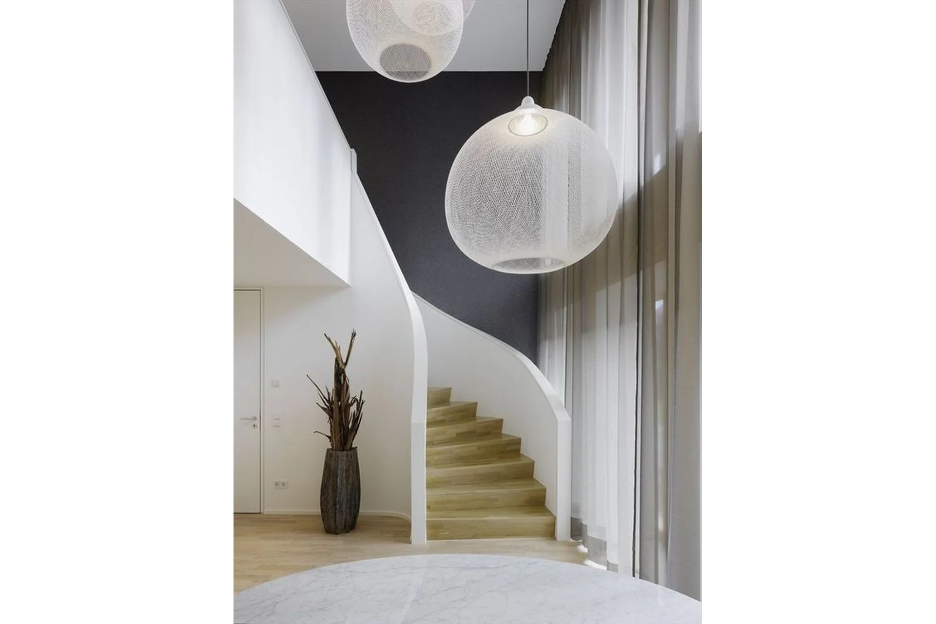 [Международная Школа Дизайна] Свет в современном интерьере (Михаил Берзин), фото 1 из 1.