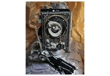 Авторский клатчбук «I am femme» (Katrina Mayzengelter)